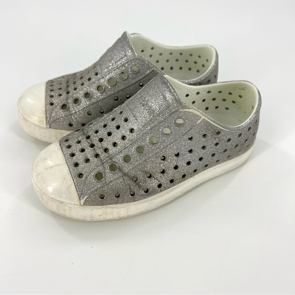 Native Jefferson Bling Slip On Sneakers Silver Disco Bling/ Shell White C9 - Picture 1 of 11